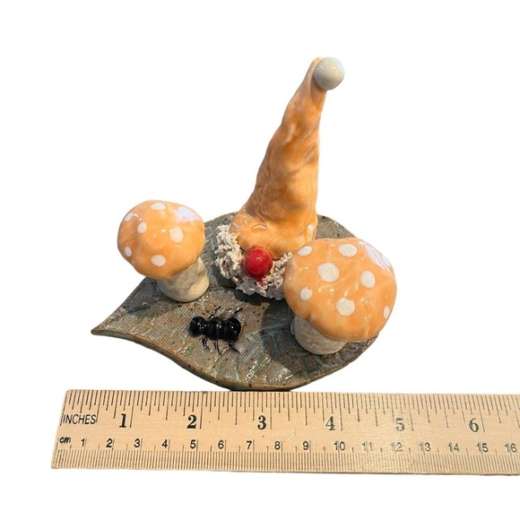 Studio Art Pottery Sculpture Magic Mushrooms Gnome Signed J McKinney - Picture 3 of 6